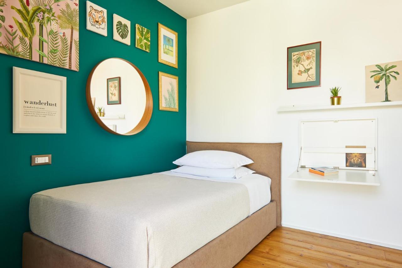 Tropical Micro Studio With Terrace And Duomo Views Milan Extérieur photo